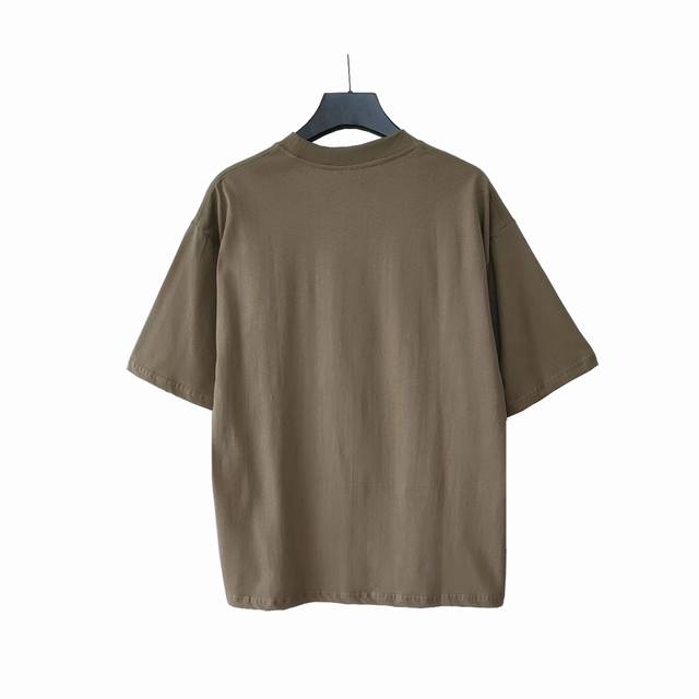 实拍细节图+尺码表 巴黎世家 Balenciaga红色标语刺绣短袖 原版开货 光刺绣调针处理了十几次才到这个满意效果 这个刺绣主要是看白色刺绣的R字 可以区分市