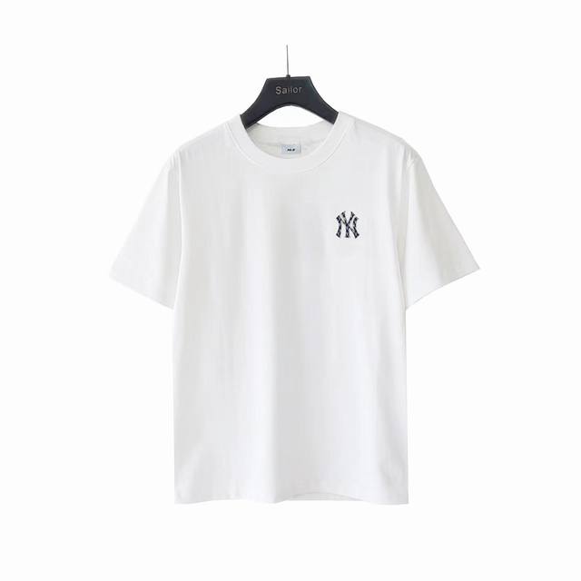 实拍细节图+尺码表 Mlb 胸前刺绣后背印花Logo边缘刺绣点缀短袖 质感超强，简约又不失时尚，上身尽率性自在感，轻松拿捏料子亲肤透气，触感细腻 面料：260克