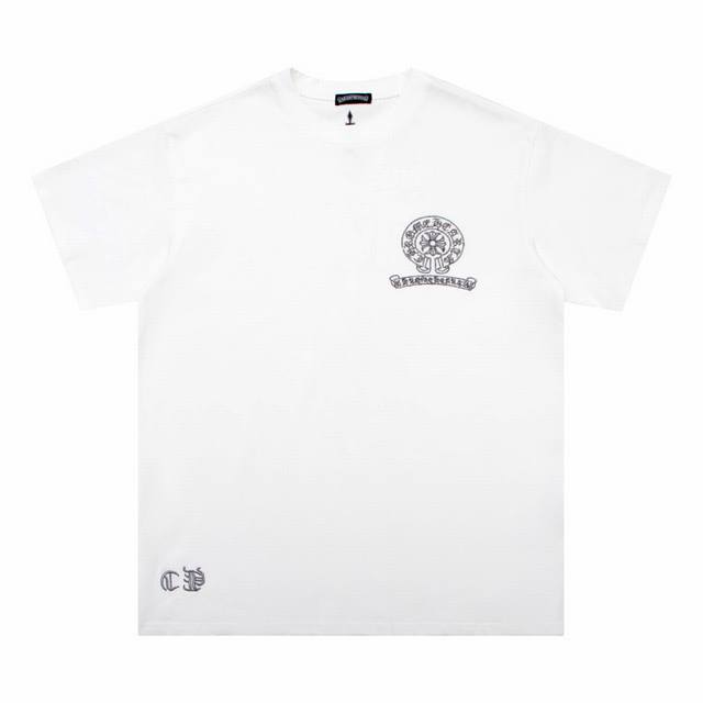 高版本Chrome Hearts克罗心 银线刺绣Logo短袖！前后重工刺绣Logo，质感十足。面料使用32支 克全棉双纱面料，纹路清晰可见，质感柔软细腻光滑，垂