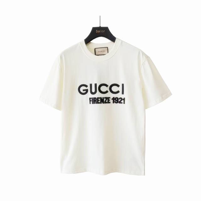 实拍细节图 +尺码表 Gucci 古驰 24Ss1921刺绣字母圆领T恤 选用客供定制针织 %纯棉面打造,面料手感细腻，厚实有质感的纯棉布 高密度的机织工艺，如