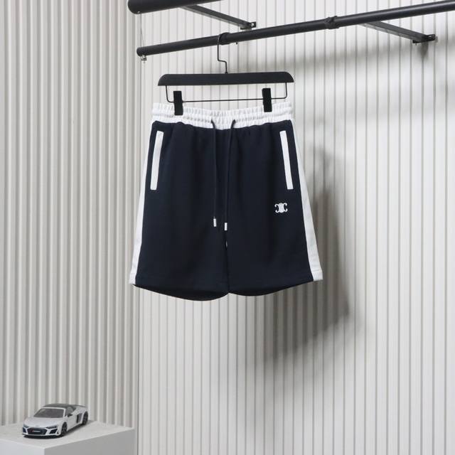 celine 赛琳 凯旋门字母刺绣短裤 面料采用定制梭织面料，订染颜色后整蚀毛处理，对照原版做丝滑超柔处理，布面肌理股线清晰明显，垂感一级棒，做工精致都到达外贸