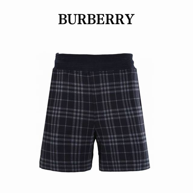 burberry巴宝莉Bbr 蓝格纹弹力混纺短裤 选用三重黄金比例棉质混纺面料制成，棉纤维具有天然亲肤、柔软、吸水性强等特点。其结构特性保留了面料的透气性，减少