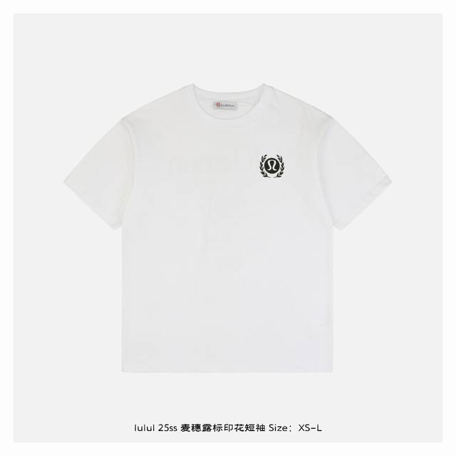 lululemon 露露 25Ss 麦穗露标印花短袖 面料采用260克双纱重精梳棉，同缸定染特种加粗32支双股1*1螺纹，双针车线跨缝工艺，成衣两遍水洗处理，面