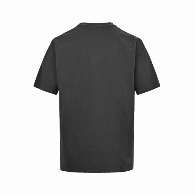 gallery Dept 25Ss 口袋飞脑印花短袖 定织定染21支230克高克重棉麻面料，圆简布工艺无侧缝，面料先经过环烘水洗处理，起到预缩水的作用，定制螺纹