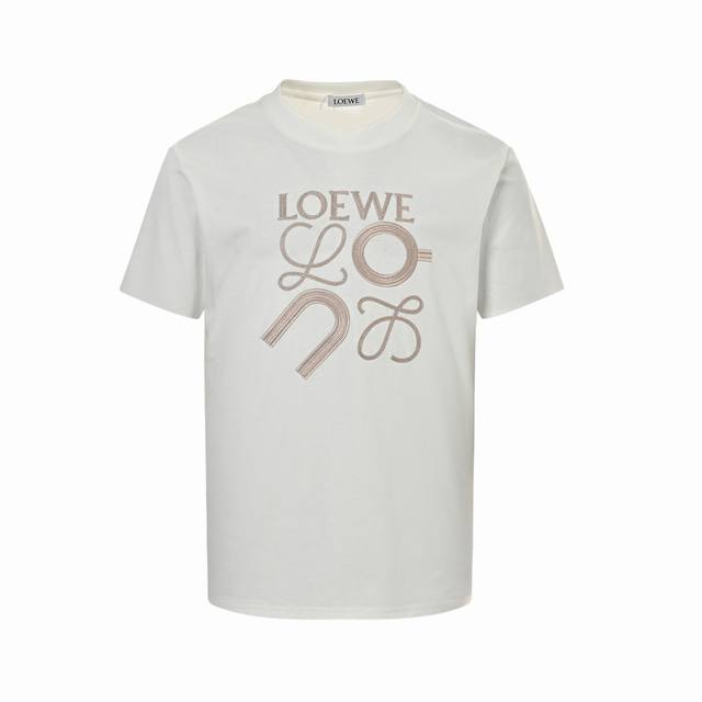 loewe 罗意威 25Ss 昂跑联名刺绣短袖 面料采用32支双纱280克高克重纯棉面料 厚织感加上紧密纺纱工艺，不会影响Tee的透气性，成色的饱和度很高 胸前