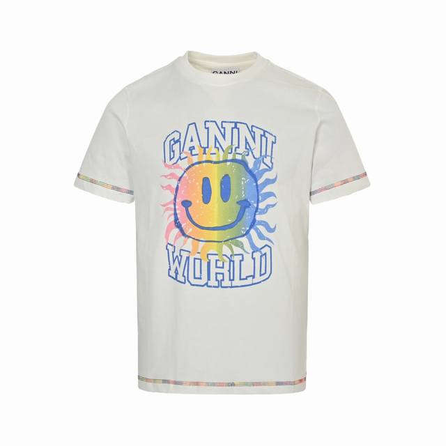 ganni 25Ss 彩虹笑脸印花短袖 如果你还不认识来自哥本哈根的Ganni 那真的要告诉你 这个牌子穿过的明星实在是太多了 韩潮顶流加持和她独具特色的笑脸