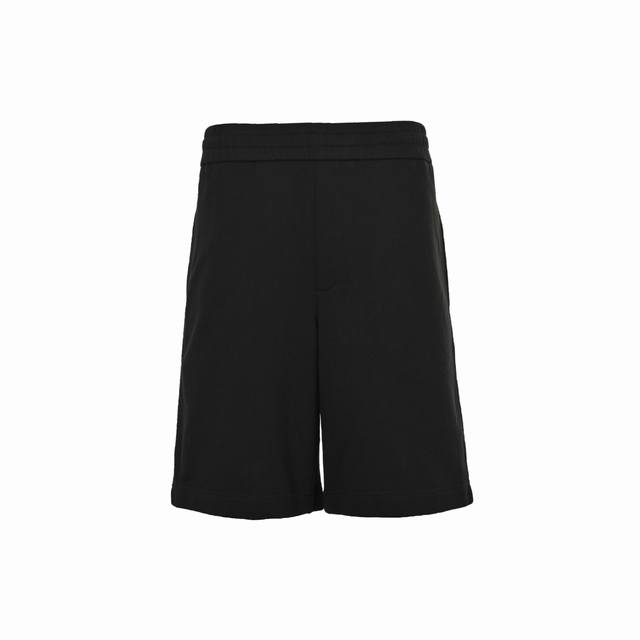 burberry 巴宝莉 25Ss 后袋贴布绣战马棉质短裤 选用翻面绒棉质面料，贴身面经过拉绒处理，呈现细腻柔软的短绒毛层，如天鹅绒般顺滑，减少对皮肤的摩擦，提