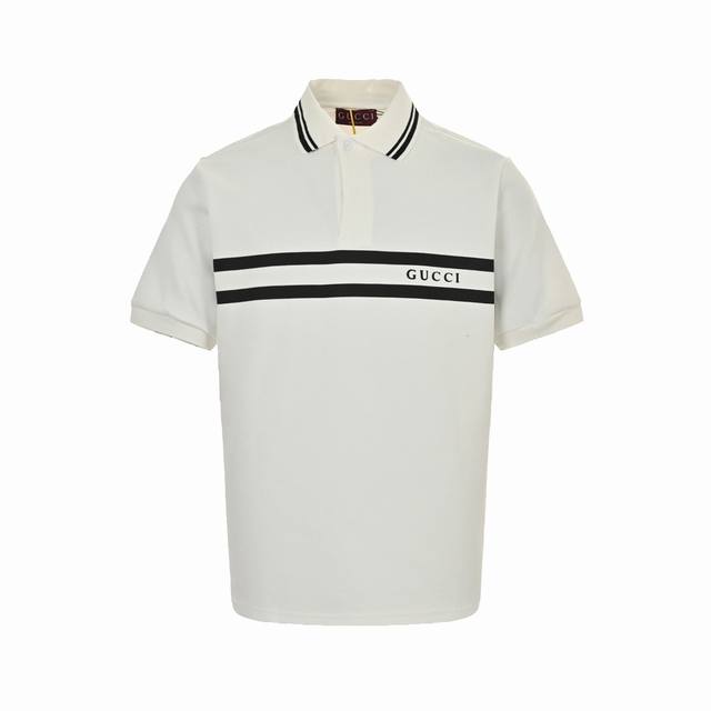 gucci 古驰 24Ss 条纹印花字母Polo短袖 高品质 采用进口对位印花机器 ，原版一致定制高克重螺纹 双面珠地面料 三标齐全 定制Logo纽扣 面积柔软