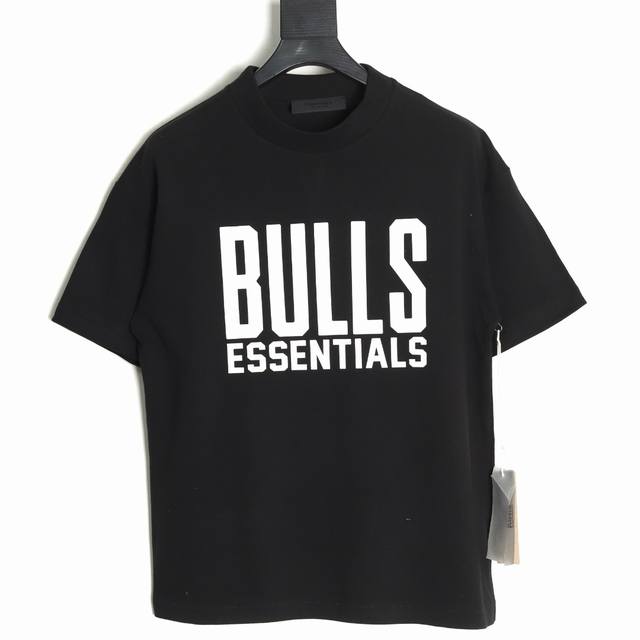 fear Of God X Nba Fog联名字母短袖T恤 面料采用21S纯棉双纱环锭纺面料 水洗后克重240G 印花为植绒印花 区别市场看图做货的垃圾货 全部