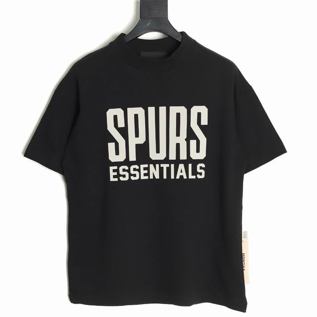 fear Of God X Nba Fog联名字母短袖T恤 面料采用21S纯棉双纱环锭纺面料 水洗后克重240G 印花为植绒印花 区别市场看图做货的垃圾货 全部