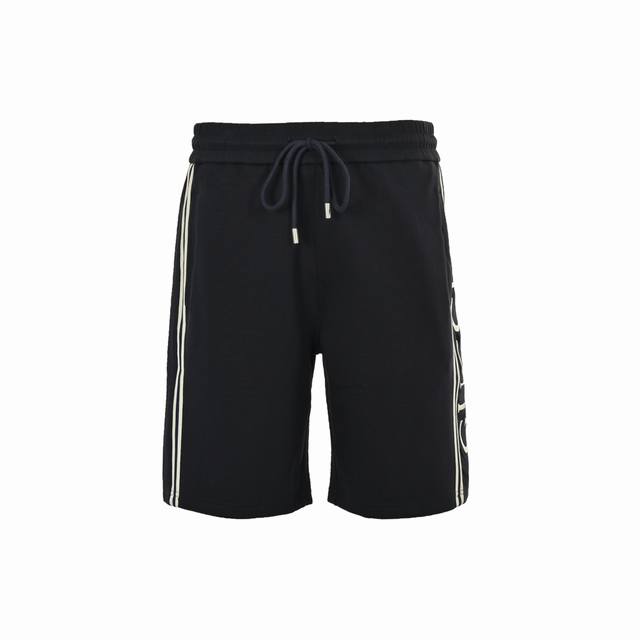 gucci 古驰 25Ss 侧边织带刺绣字母短裤 面料采用400G棉质太空棉面料，订染颜色后整蚀毛处理， 对照原版做丝滑超柔处理，布面肌理股线清晰明显， 侧边大