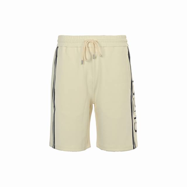 gucci 古驰 25Ss 侧边织带刺绣字母短裤 面料采用400G棉质太空棉面料，订染颜色后整蚀毛处理， 对照原版做丝滑超柔处理，布面肌理股线清晰明显， 侧边大