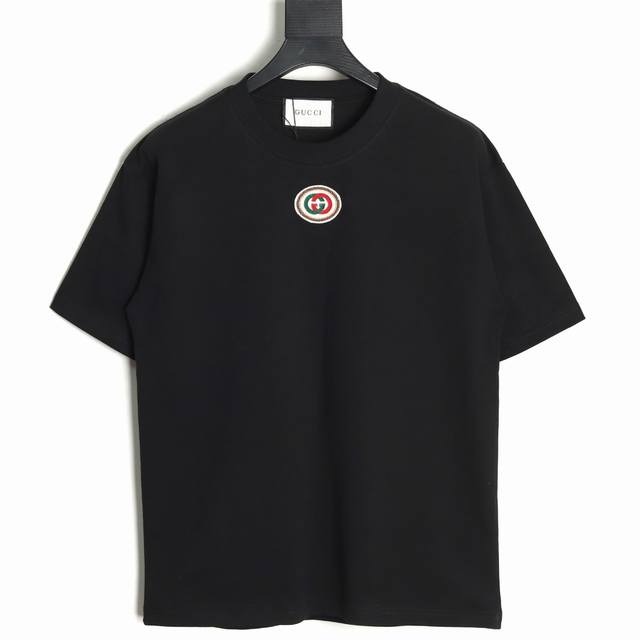 gucci 古驰 25Ss 领口刺绣短袖T恤 面料采用定制240G 26支特滑双股精棉平纹高密无尘全棉布料。前幅高密度加厚，走线平整，代工品质，全套定制辅料。