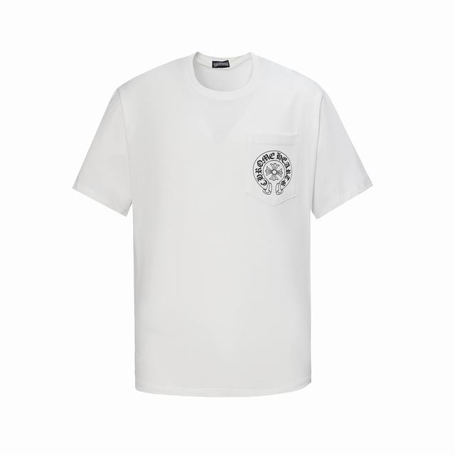 高版本Chrome Hearts 克罗心 梵文马蹄印花短袖！胸口小口袋，面料使用 克全棉双纱面料，纹路清晰可见，质感柔软细腻光滑，垂感十足！有一定厚度 非低廉材