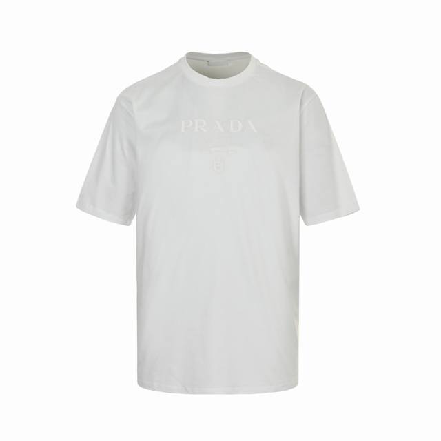 prada 普拉达 纯色压胶字印花短袖 正品9030购入开发，采用50支双股精梳棉面料，领口1*1索罗纳罗纹，胸口硅胶压花，布匹酵洗，定制1：1商标，宽松版型
