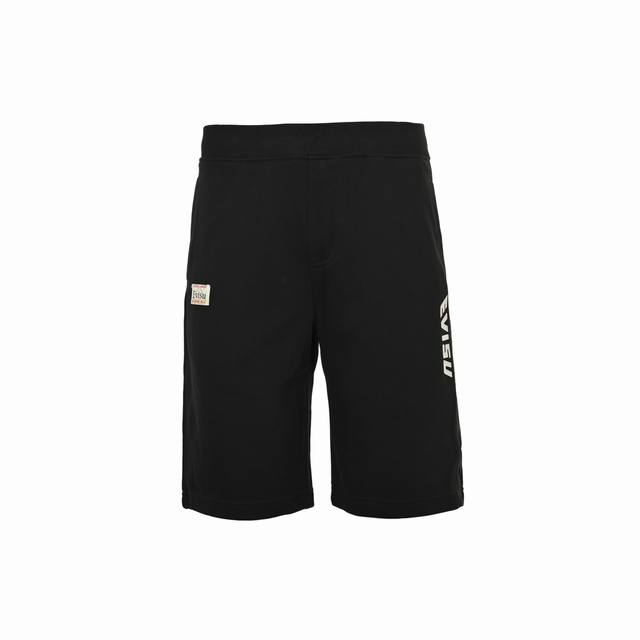 evisu 福神 25Ss 亿万大渔祈愿大M印花短裤 短裤背后大M印花以日式大渔祈愿祭为蓝本，融合各种日式缘起物、招福丸及旗帜等等印花，使得整体玩味大增。搭配上
