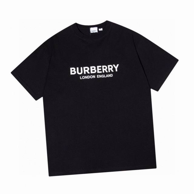 巴宝莉 Burberry 夏季新款，伦敦限定字母Logo圆领短袖T恤，面料采用32支双纱280G纯棉面料，透气性吸湿性强，众多明星都爱穿的经典款，上身效果超级棒