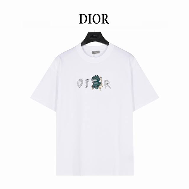 dior 迪奥 25Ss 字母小恐龙刺绣短袖T恤 原版购买，平纹针织面料、本季主题图案补丁、棉质竹节平纹针织面料主要由纯棉纱线制成； 组织结构通常采用平纹组织。