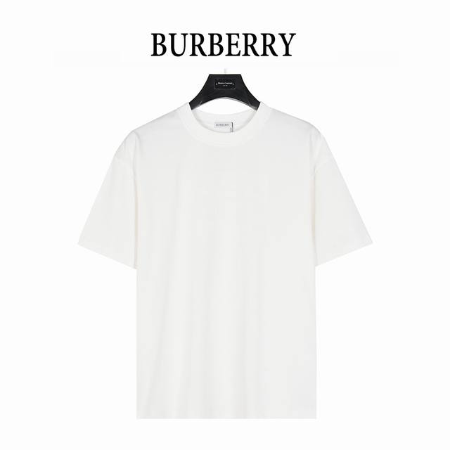 burberry 巴宝莉 25Ss 胸前暗纹战马立体刺绣短袖T恤 采用260G双纱纯棉面料，洗水后达260G高克重，~厚实不变形亲肤感巨好~ 纯棉柔软面料 对色