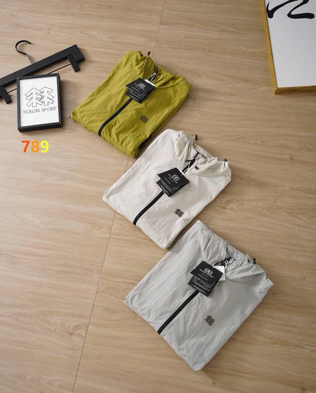 kolonsport 可隆 Upf70+中性梭织防晒皮肤衣 原沙Upf70+ 有效阻隔紫外线%95 轻化量 透气舒适 宽松版型轻薄原沙型尼龙梭织面料 带来轻盈夏