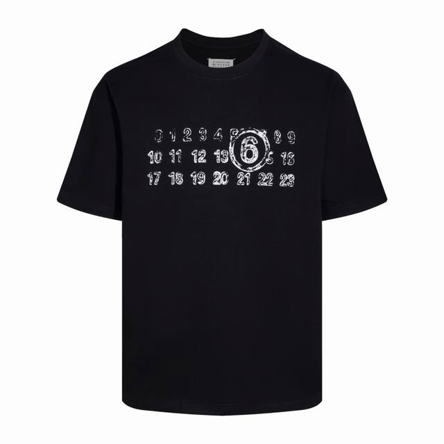 高版本Maisonmargiela 马吉拉 数字印花短袖，男女同款。 满满的高级感 性价比超高 手感超级柔软、细腻、柔软和不起球且不变形 G纯棉品质，后领标志对