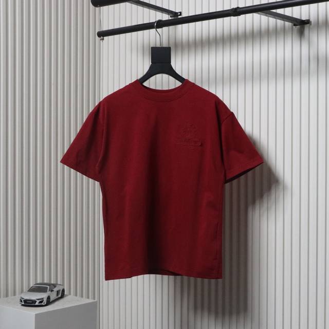 chrome Hearts 克罗心 25Ss 重工后背重叠十字架贴布刺绣短袖T恤 奢华暗黑高街，哈雷摇滚朋克精神，无一不彰显着其浓烈的暗黑哥特风， 立体感与面料