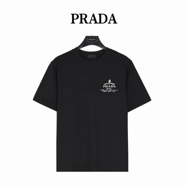 prada 普拉达胸前字母徽标短袖 夏季渠道限定新款 简约又不失风格的复古品牌标识，夏日炸街酷毙了 情侣气质款。采用定制面料。添加杜邦公司Sorona 索罗娜