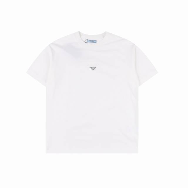 prada 普拉达 25Ss 胸前镶嵌金属三角标及Logo压花短袖T恤 面料采用高克重260G重精梳棉，定制1:1螺纹，面料舒适亲肤无异感， 制定染面料，纺织密