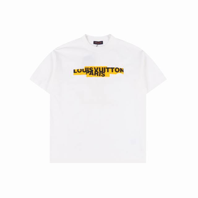 louis Vuitton 路易威登 25Ss 胶带Logo立体压胶短袖T恤 面料采用260克重精梳棉，定制32支1*1螺纹，成衣两遍水洗处理， 面料舒适亲肤无