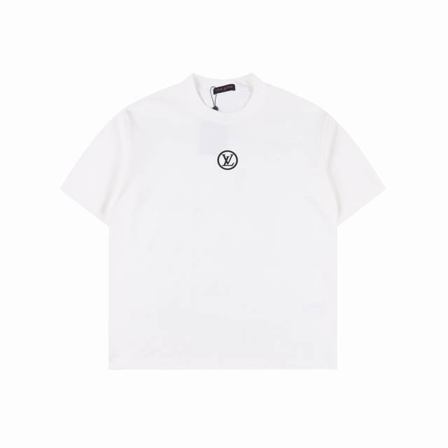 louis Vuitton 路易威登 Lv 25Ss 硅胶圆标短袖T恤 面料采用定制240G 26支特滑双股精棉平纹高密无尘全棉布料。前幅高密度加厚，走线平整，