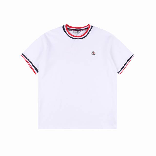 moncler 蒙口 日本限定小标华夫格短袖 全新美学灵感趣味设计,渠道性质精品。让整体造型设计更加优雅时尚，今夏最火系列，无数明星潮人追捧。裁剪工艺细节处理工