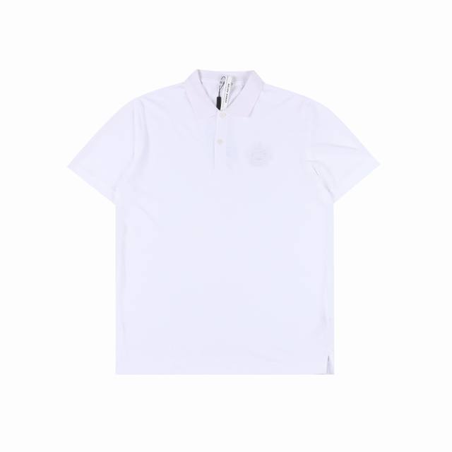 burberry 巴宝莉 刺绣徽标翻领Polo短袖 选用棉质珠地网眼布打造，定制材质 G长绒棉，衣领为双系统提花定织扁机制成，有弹性，不变形，衣服全部原生布捆边