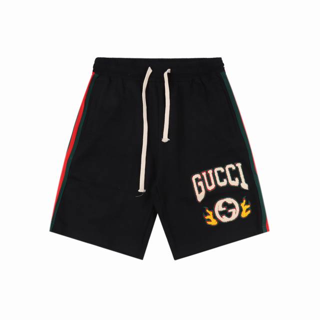 gucci 古驰 火焰标识毛巾绣字母短裤 全新美学灵感趣味设计,渠道性质精品。让整体造型设计更加优雅时尚，今夏最火系列，无数明星潮人追捧。裁剪工艺细节处理工整为