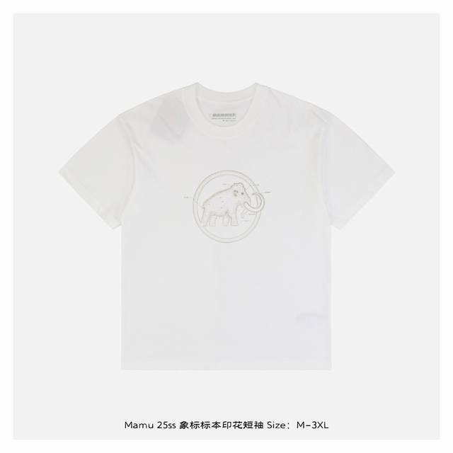 mammut 猛犸象 25Ss 象标标本印花短袖 面料采用230克重精梳棉，定制32支1*1螺纹，成衣两遍水洗处理，面料舒适亲肤无异感，定制定染面料，纺织密度高