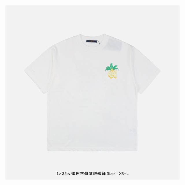 lv 25Ss 椰树字母发泡短袖 面料采用230克重精梳棉，定制32支1*1螺纹，成衣两遍水洗处理，面料舒适亲肤无异感，定制定染面料，纺织密度高，垂感佳，不易变