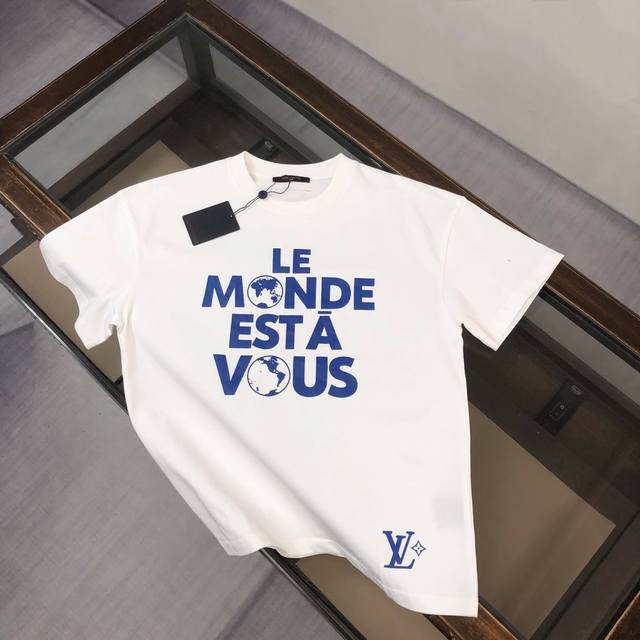 clouis Vuitton Lv 路易威登 2025最新款短袖T恤，绝对的顶级爆款，原版一比一面料，胸前Logo更显得不凡跟高档，大气，简约，基础，耐看，但又