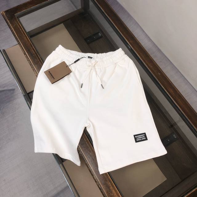 cbur*Berry 巴宝莉 2025最新款休闲短裤，定制面料 ～品牌标识Logo标点缀！款式简单又不失档次三标齐全、透气舒适度高，细节无可挑剔，品牌元素设计理