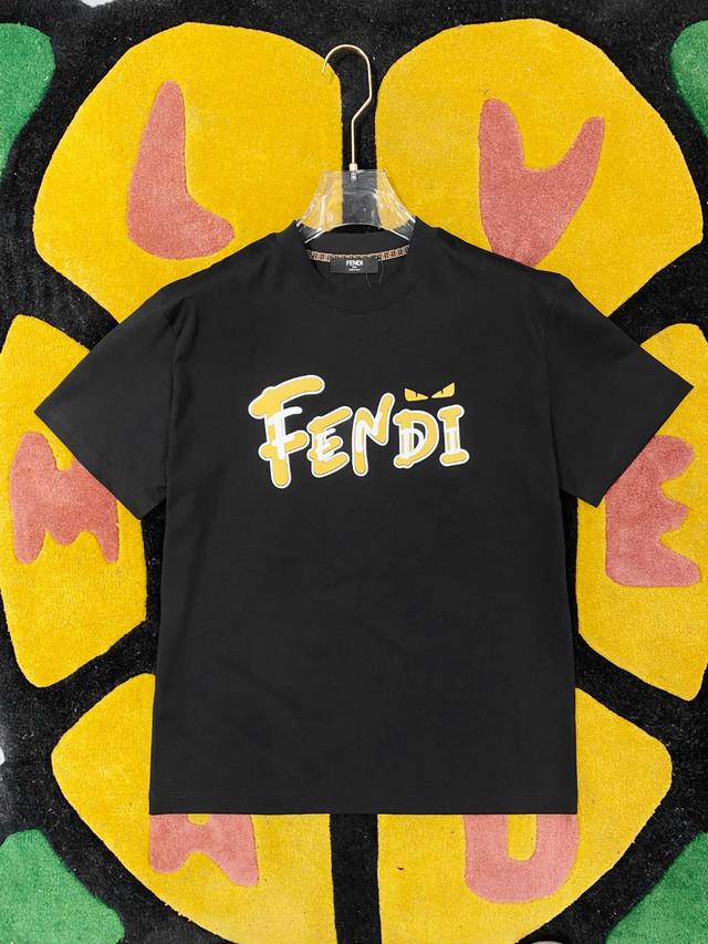 fend* 2025Ss春夏新款棉质圆领短袖T恤 胸前小魔怪眼睛完美配色 顶级丝光棉面料定制 标准版型 黑 白 两色 男女同款 码数：S M L Xl Xxl