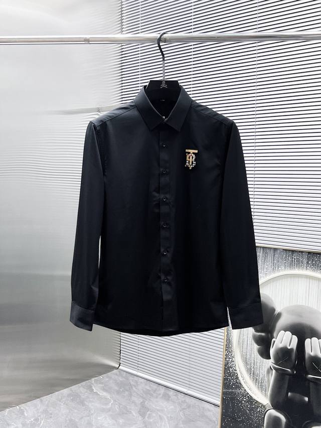 巴宝莉 Burberry Ss新款长袖 衬衫 衬衣，高端版本！专柜定制面料 透气舒适度高，细节无可挑剔，品牌元素设计理念，体现高品质。手感细腻柔软！呈现休闲裁剪
