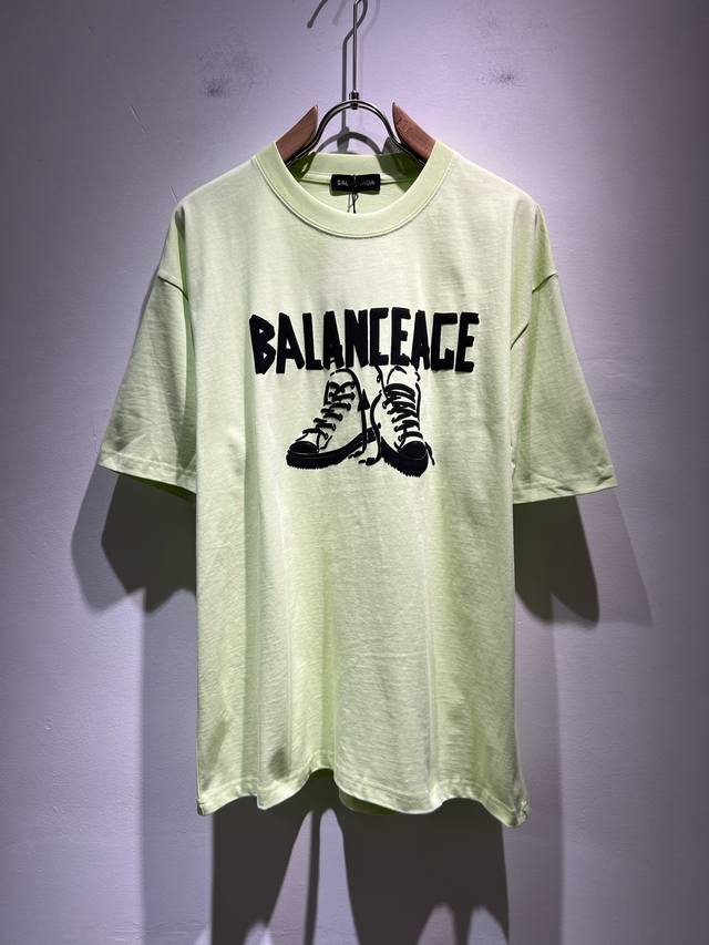 balencia*巴黎*家 2025春夏新款男女同情侣款休闲宽松棉质圆领短袖T恤衫！贸易公司渠道稀出，同步官网发售 ！ 2025春夏最新系列，经典时尚设计元素，