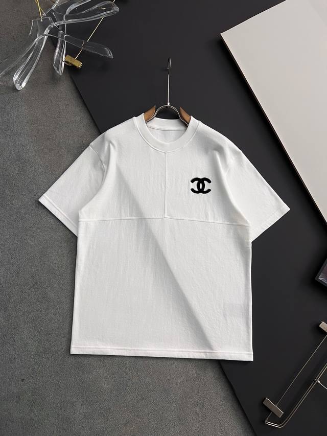 2025独家 新品！Chan*爆款 科技面料泡泡棉定制 爆款现货春夏短袖，简约基础衣橱神器， 休闲百搭必备款 做工走线质感一流，三色推荐 大落肩宽松版型 码数M