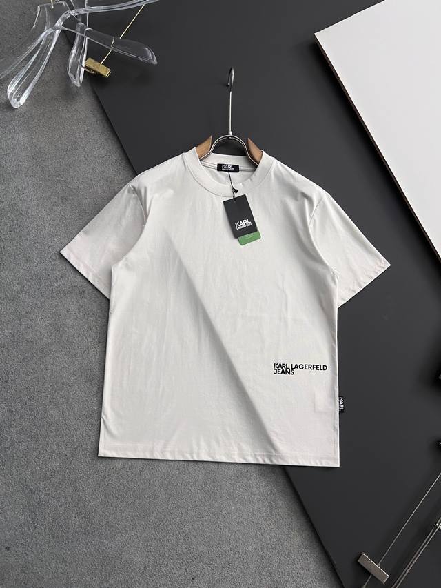 2025独家 新品！Karl*爆款 美国杜邦公司所罗纳面料黑科技 爆款现货春夏短袖，简约基础衣橱神器， 休闲百搭必备款 做工走线质感一流，两色推荐 微宽松版型