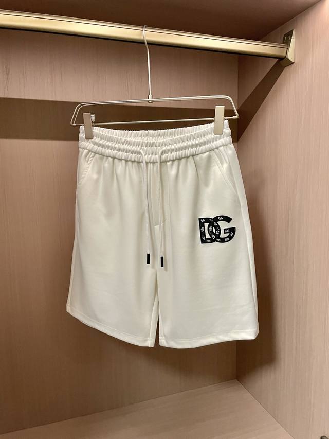 dg 重磅推荐！2025Ss夏装新品 专柜在售 最新系列图案Logo短裤 必须人手一件的节奏！进口顶极高密度纯棉面料，极为亲肤舒适 摸上去非常的细腻，质感很好，