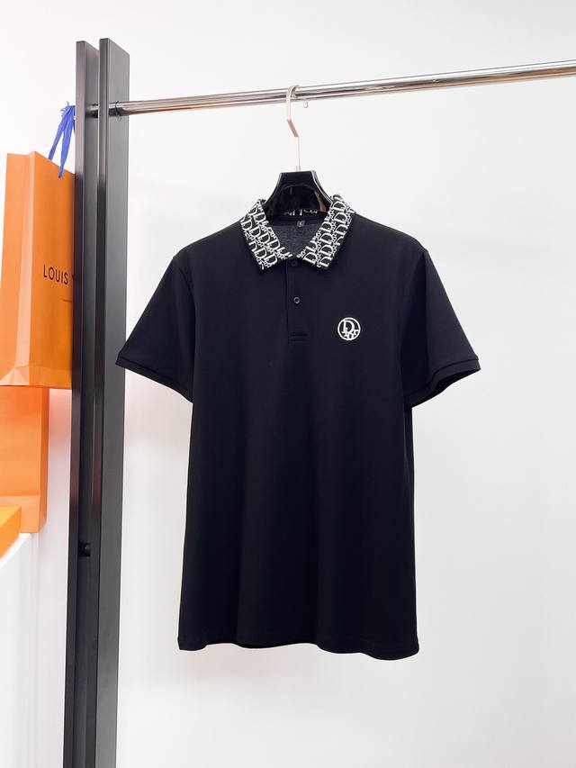 迪奥 高端货商务 白领 单位人士必入单品！ 休闲商务翻领短袖，科技面料，体感非常棒，手感顺滑质感很棒！弹性好，无任何束缚感，面料自带透气网孔，吸湿排汗，速干保持