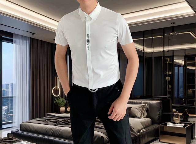 g*Venchy 纪梵希2025早春新款男士原单休闲短袖衬衫 官网同步发售 简洁时尚百搭 高端品质无缝切割包边 烫印字母Logo设计 定制进口锦氨天丝棉面料 弹