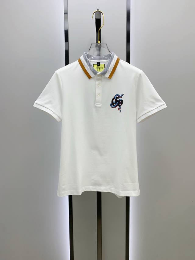 古驰25Ss新款春夏短袖翻领T恤Polo，最高版本客供定制高端朱地面料简单时尚款，拼色螺纹超级好看！经典Logo简单大方的款式！满满的高级感，四季可穿。简欧风格