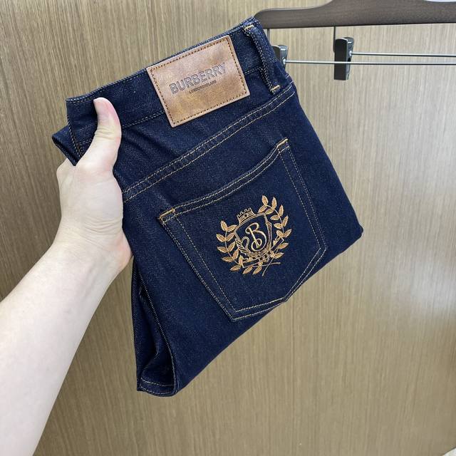 新款 Bbr 高端定制品质 25Ss春夏最新款原单牛仔裤 柜台同步发售 原版定制复刻 客供五金辅料 原单品质 进口牛仔面料重工洗水 做工走线精细 上身绝佳，优选