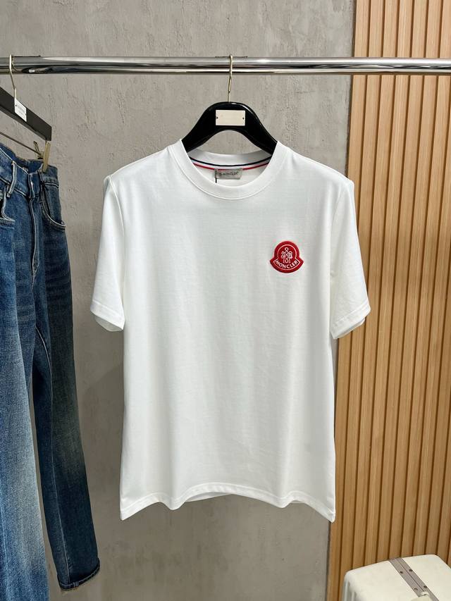 蒙口 2025春夏新款 字母Logo圆领短袖T恤，春夏休闲穿搭必不可少，原版纯棉面料。完完全全体现在高级审美的做工上，做工更是精致大气，Z立体感超强，非常惊艳，
