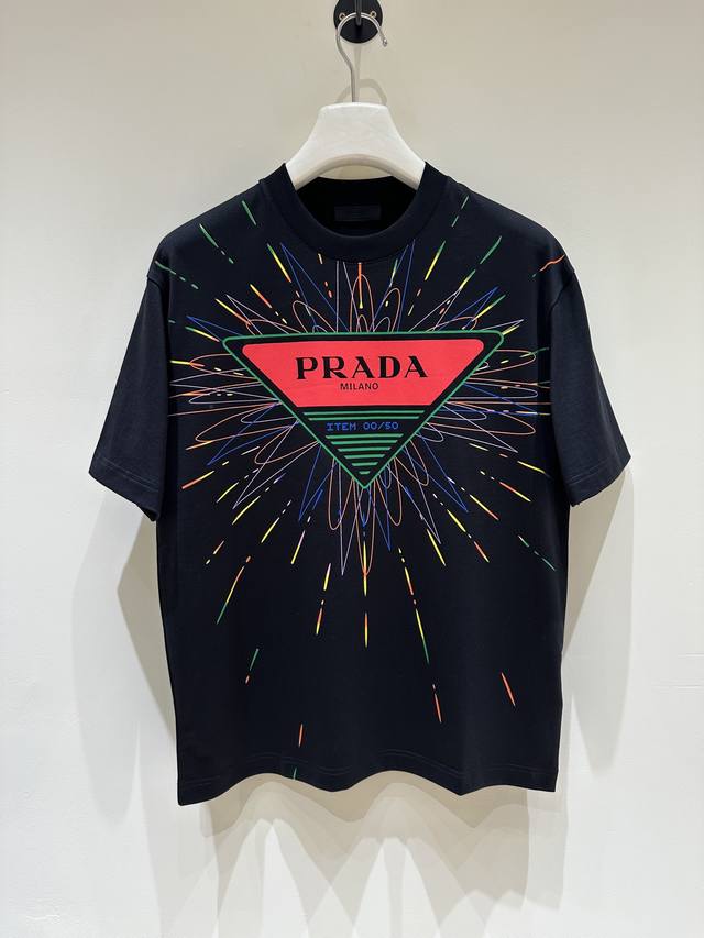 新品 T9- Pa家族男士时装款休闲纯棉圆领短袖T恤，台湾意比贸易公司货，25年春夏新品，经典王牌单品！ P家的单品真谛在于高级和简约，这属于它的独特的美学文化