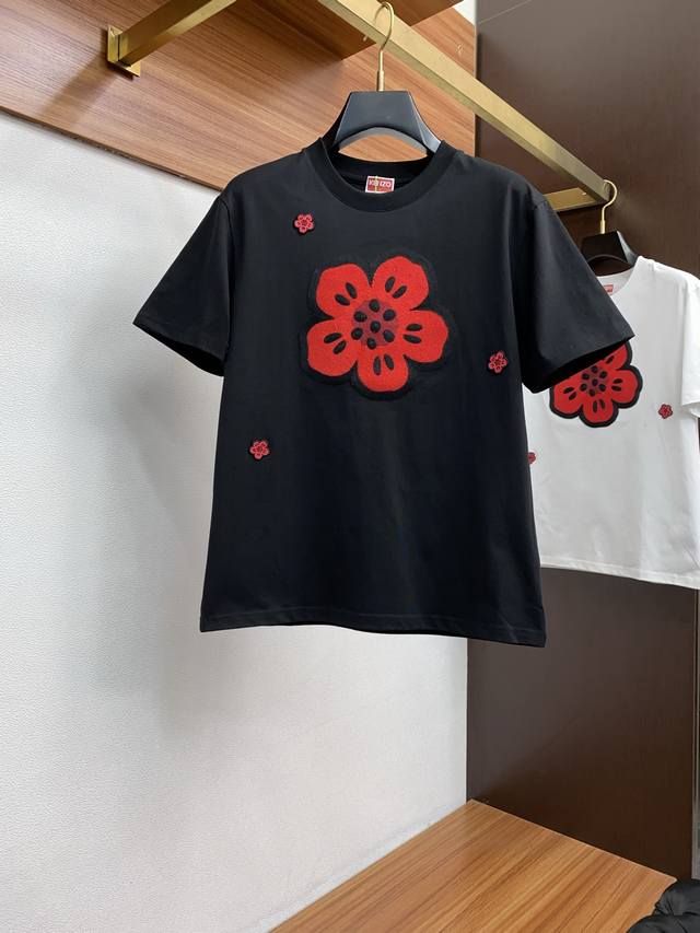 kezno 2025S春夏新款花卉仔章短袖T恤，采用100％棉，面料亲肤柔软有质感，上身透气舒适～比一般普通棉更显档次，品质高低立现， 经典宽松版型 ~服帖舒适